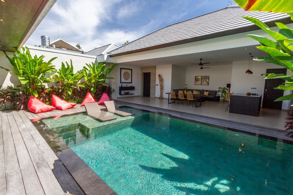 Villa Lys by Alfred in Bali - Charming 3BD Villa w Pool View Near Berawa Beach