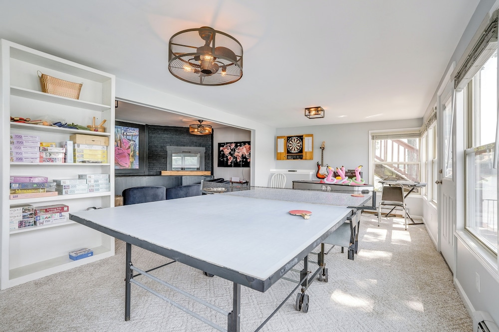 Kayaks, Rowboat & Game Room - Lake Gilead Getaway!