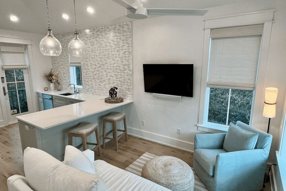 Sunset Pointe 30A by Avantstay Gulf Views, Carriage, Pool