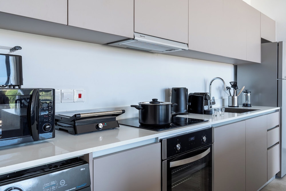 Blu Horizon - Stylish Living with Pool & Balconies in Protaras