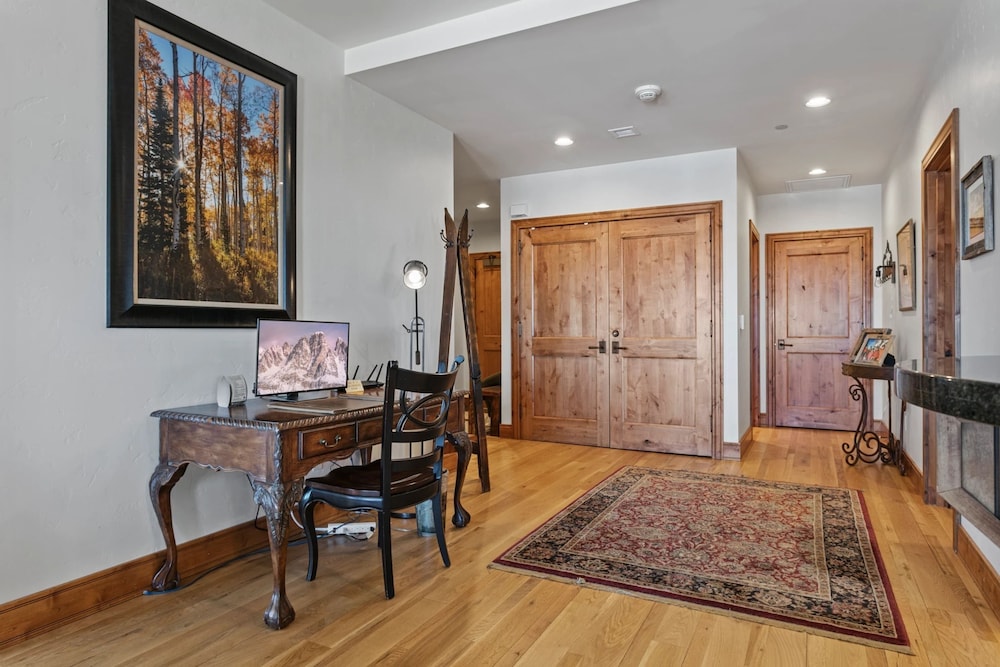 Shooting Star Lodge at Deer Valley Resort - Three Bedroom Residence #205 3 Condo