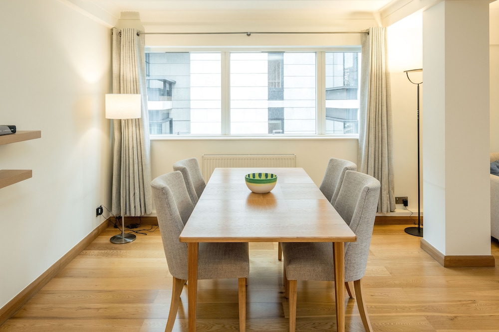 Bright 2-Bed Flat Near St Paul’S