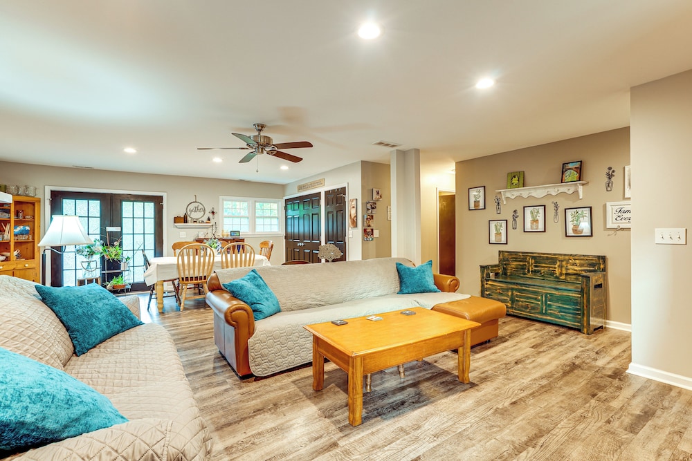 Otter Creek Rec Area On-site! Serene Family Home