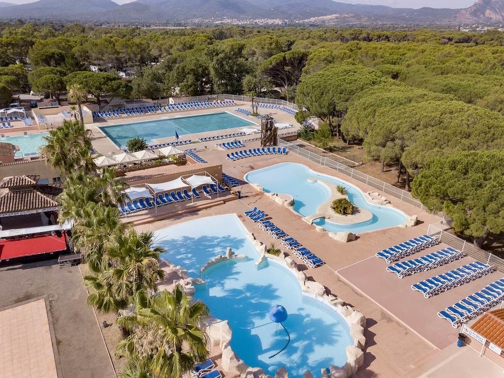 Parc Saint James Oasis Village photo 2