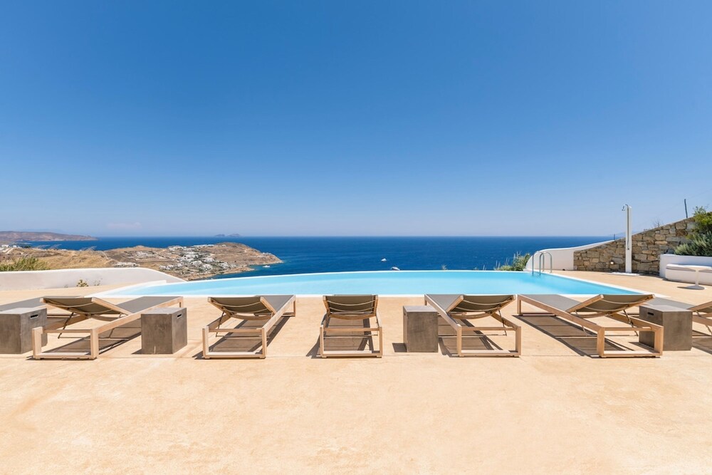 Luxury Villa With Stunning Views Above Kalo Livadi