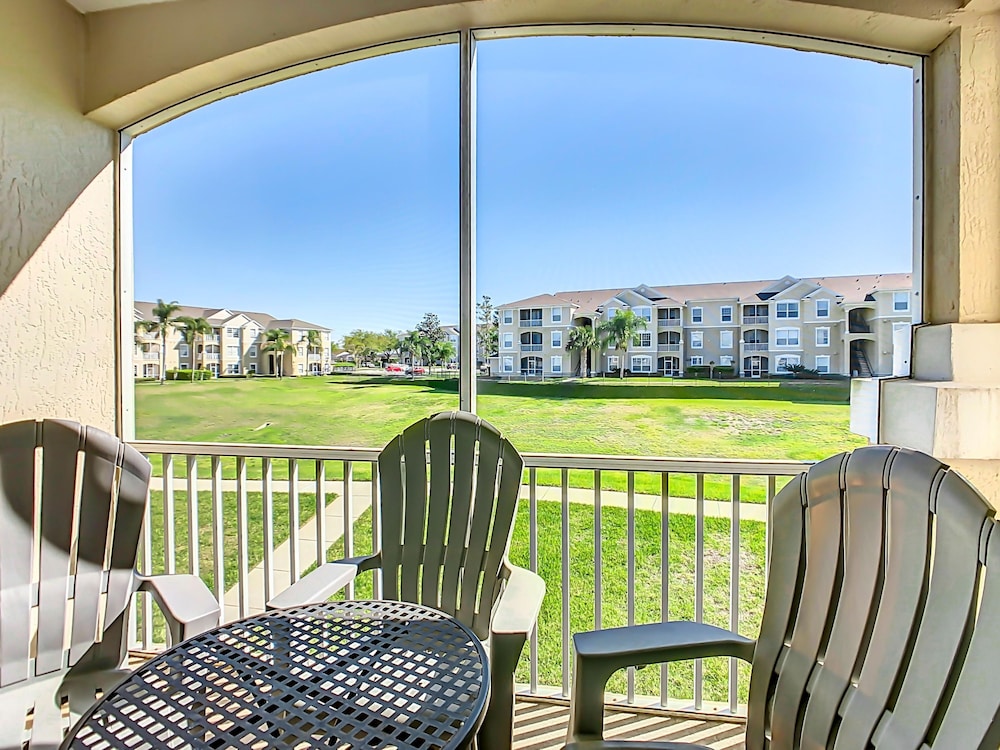 Spacious Windsor Palms Retreat - 11 Min to Disney