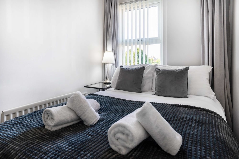 Comfy 3bed House-parking-garden