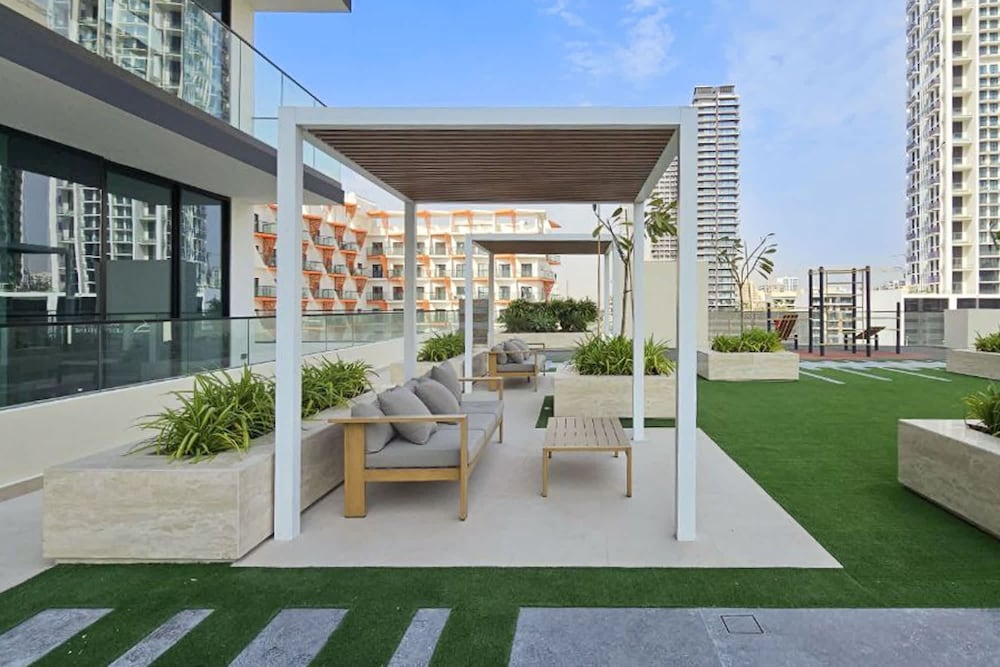 Tranquil 2 Bedroom in Binghatti Onyx With a Private Pool and City View