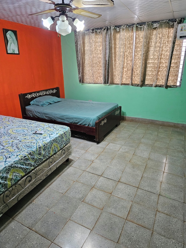 Cuartos independientes con baño privado