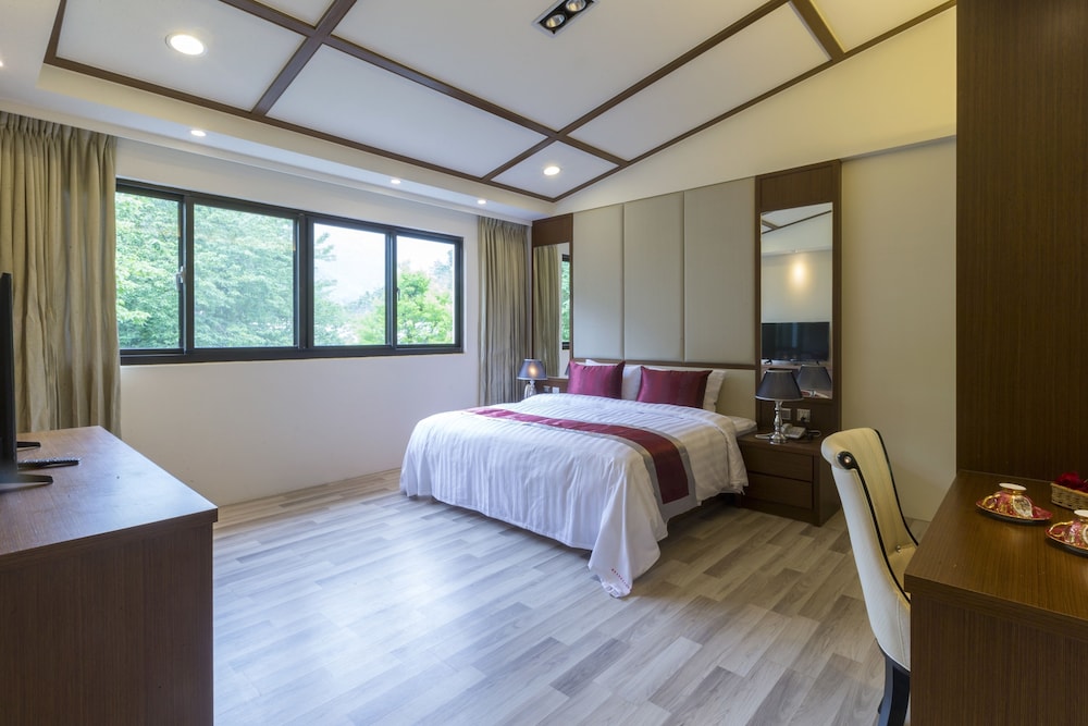 Huaman hot villa