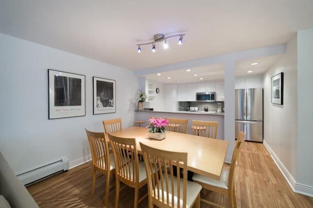 Vail Village 3 Bedroom Condo at the Covered Bridge - Pool, hot tub & More!