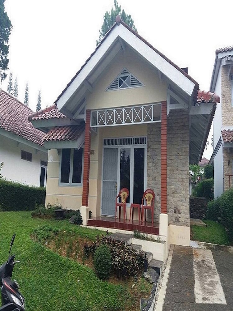 Villa Kota Bunga Tulip