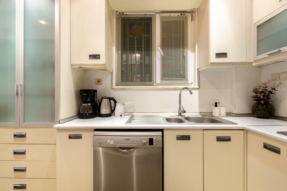 Missafir Exclusive and Central Flat in Nisantasi
