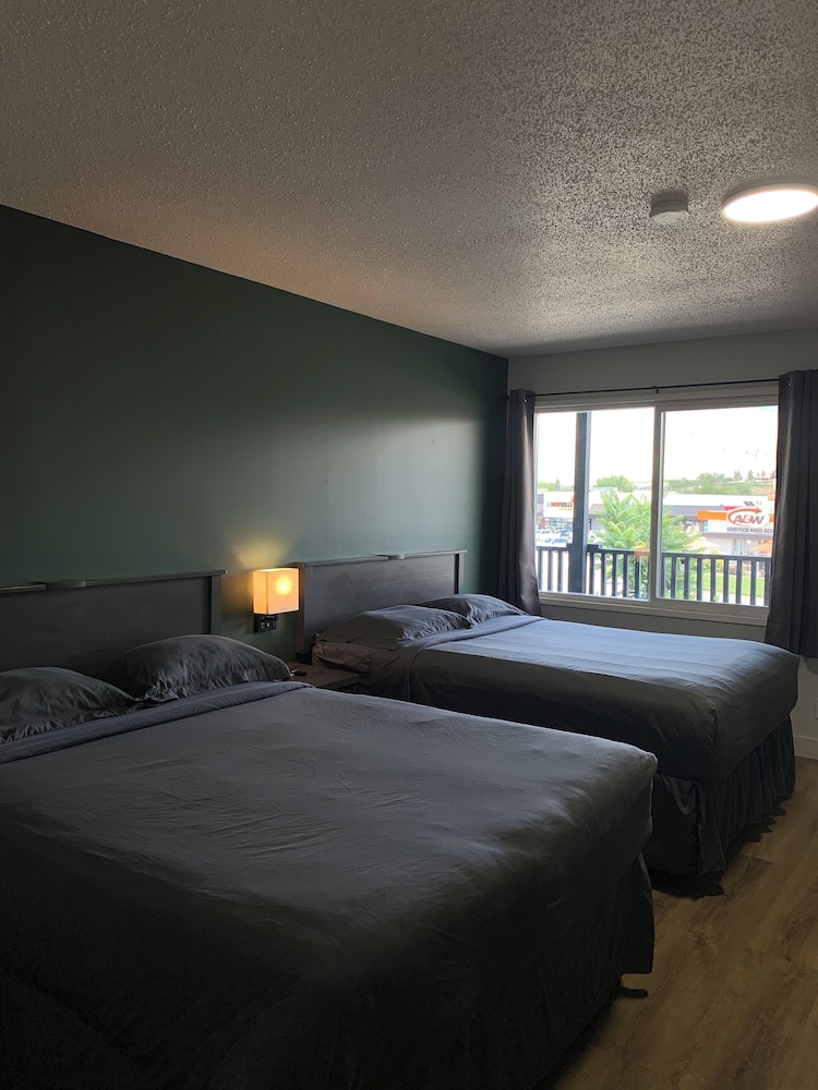 Oliver Motel & Inn