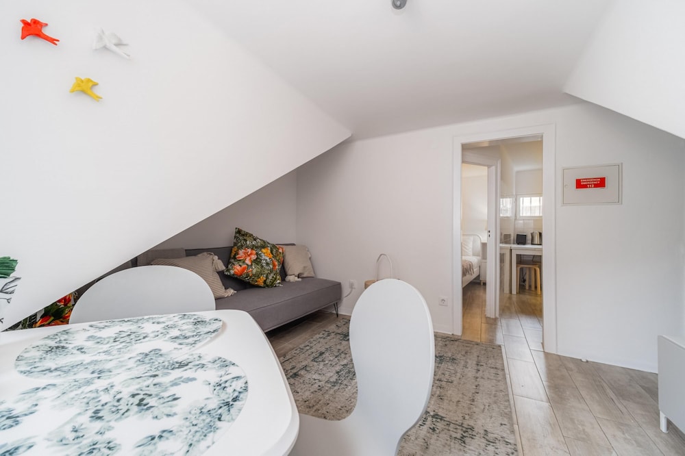 Nomad s Lisbon Castello Flats 2nd Floor view 5