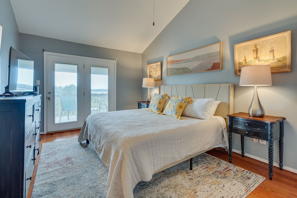 Modern Point Venture Vacation Rental w/ Deck! - Property Image 25