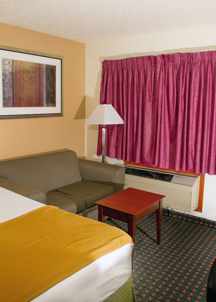 Budget Inn and Suites