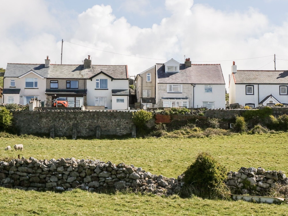 4 Anglesey Road