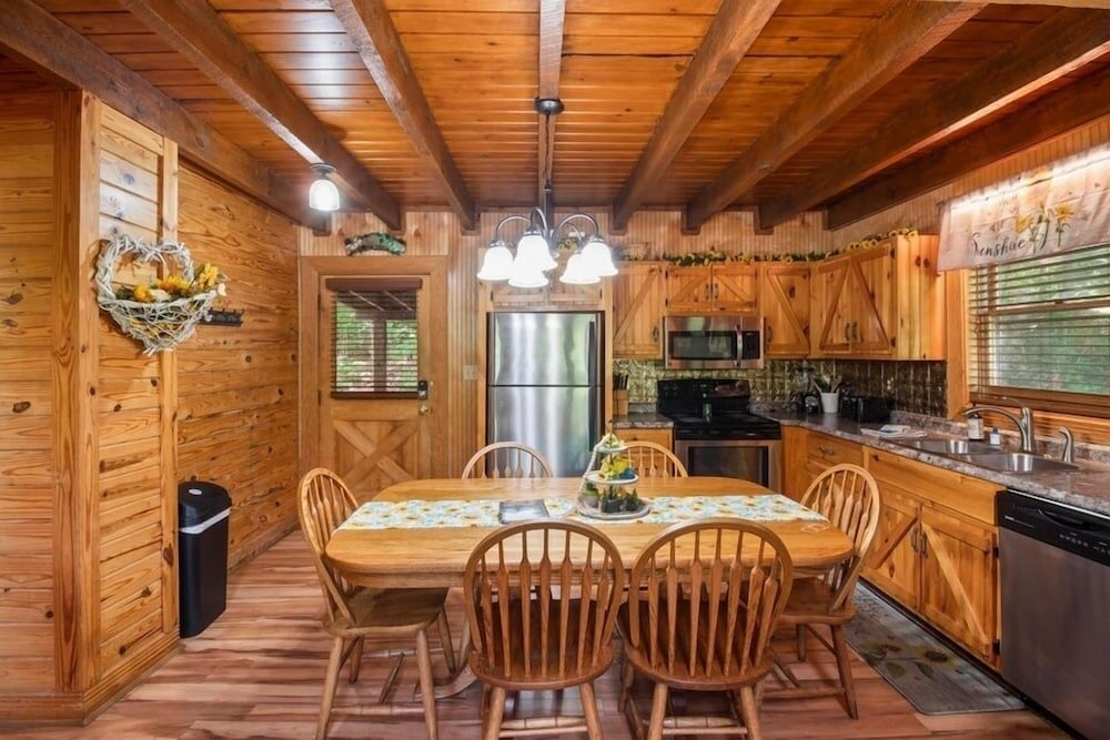 Er25 - Country Days 2 Bedroom Cabin