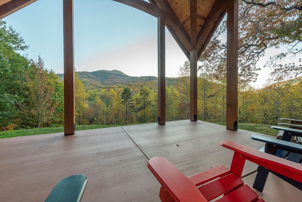 Engadine Inn  Cabins - Property Image 46