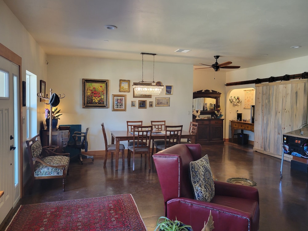 8 Mile Farm B&B