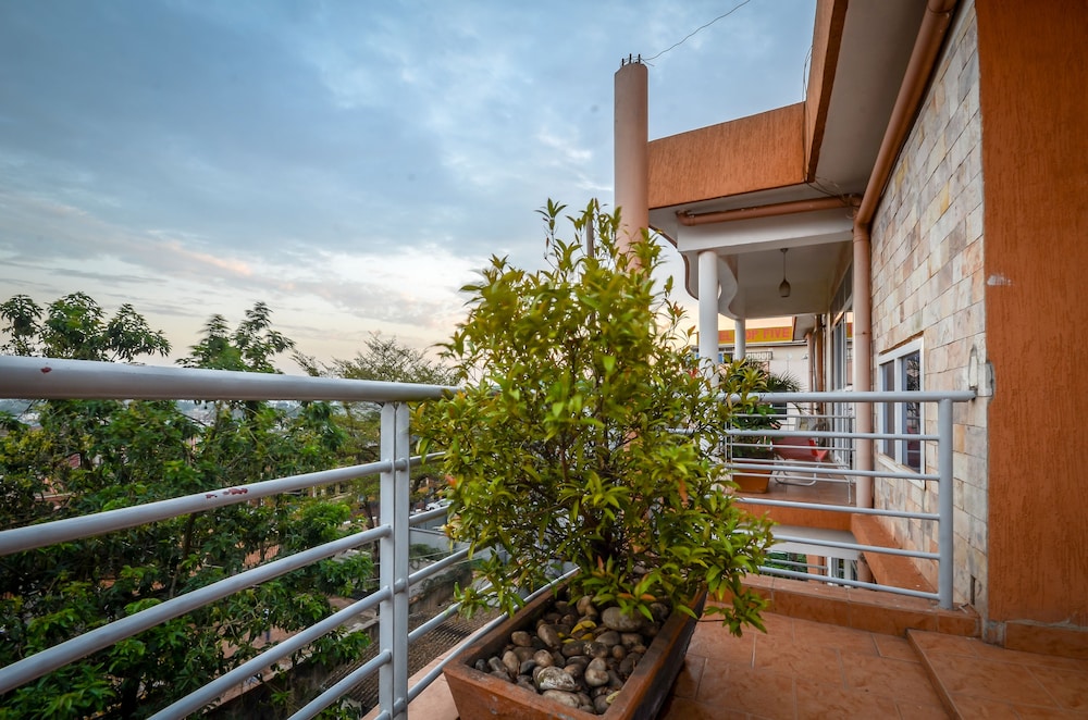 L L Apartments