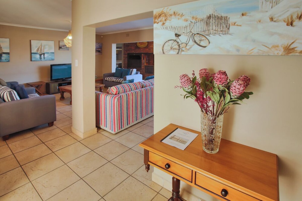 Tasties' Langebaan 8 Sleeper