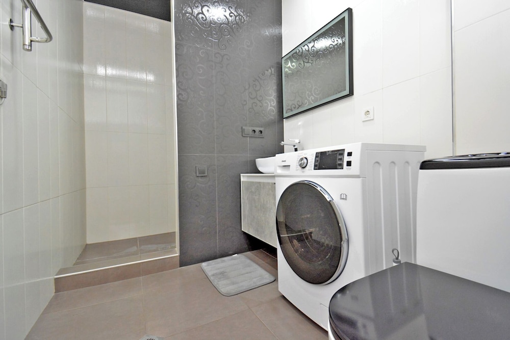 Kajaznuni street apartment on 4 floor
