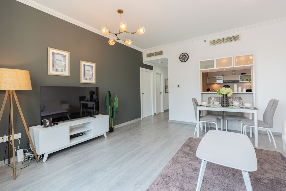 Marina Quays Residences - Dubai Marina