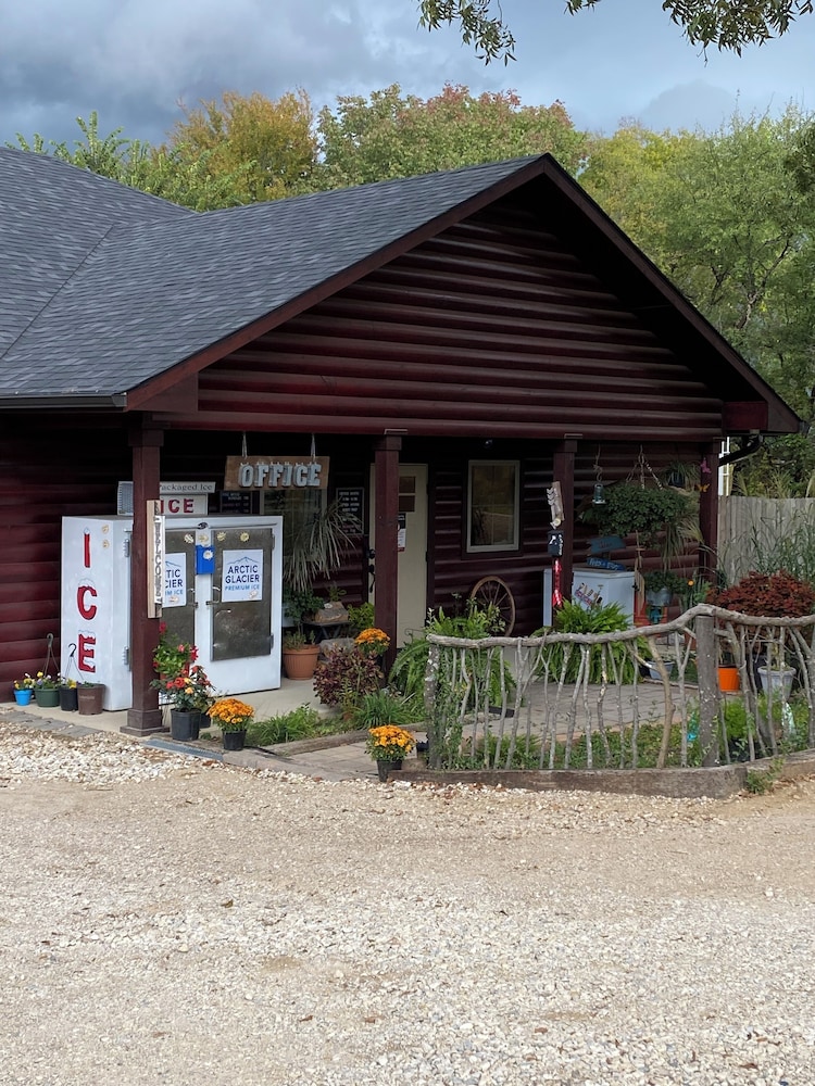 The Woods Lodging
