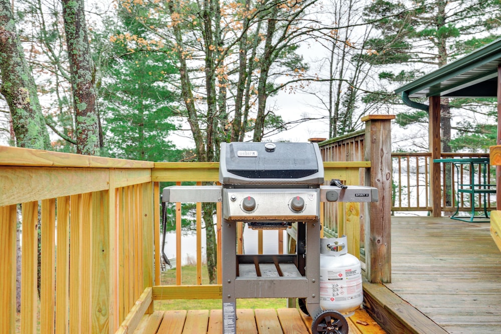 Dock + Fire Pit: Sweet Serenity on Amber Lake