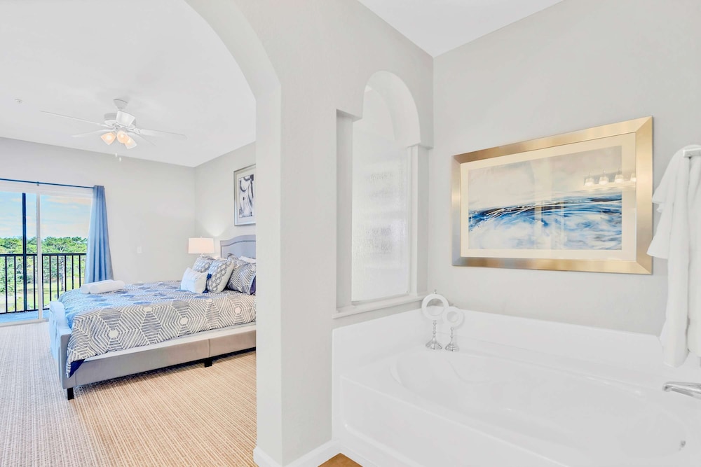 Modern 2BR Condo w Private Patio7 min to Disney