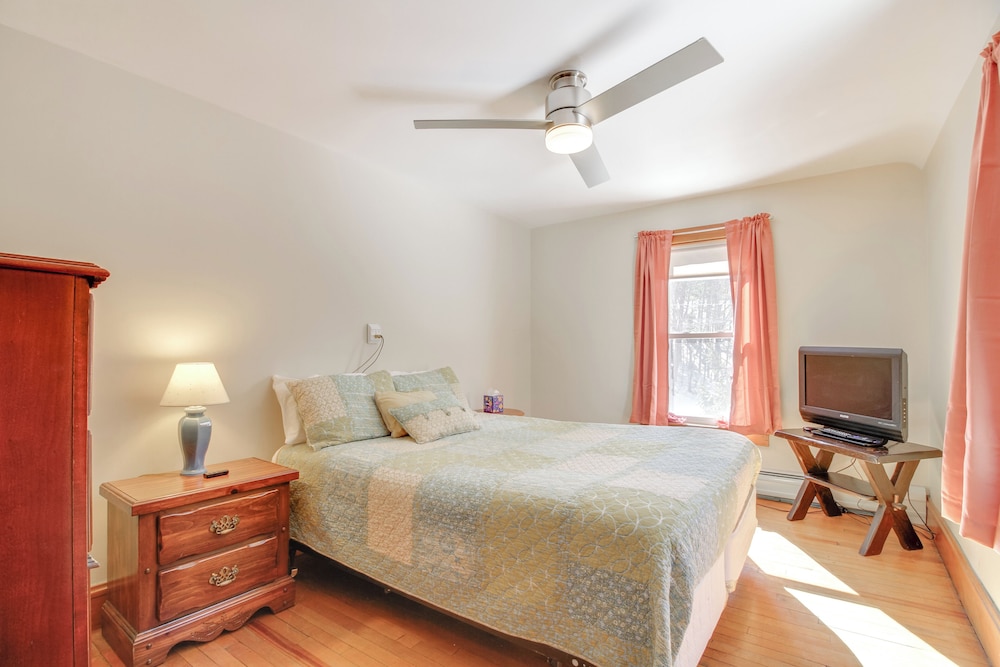 Swim, Ski & Sip: Lakefront Retreat in Plymouth