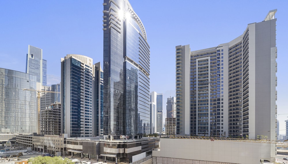WelHome - Chic Apartment in Liveliest Area in Business Bay