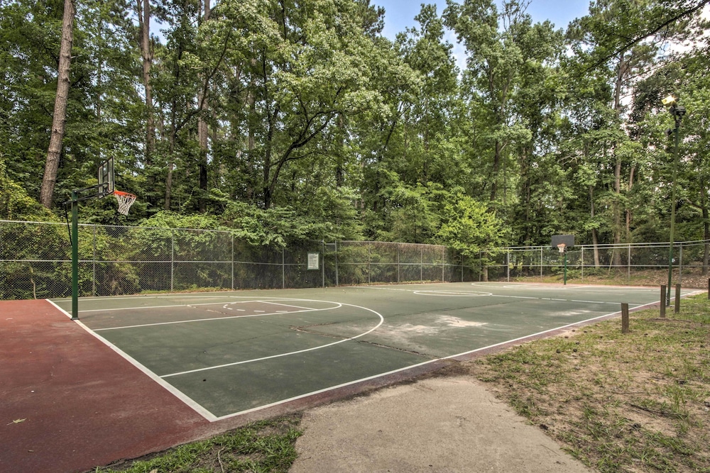 Steps to Marina: Coldspring Retreat w/ Lake View