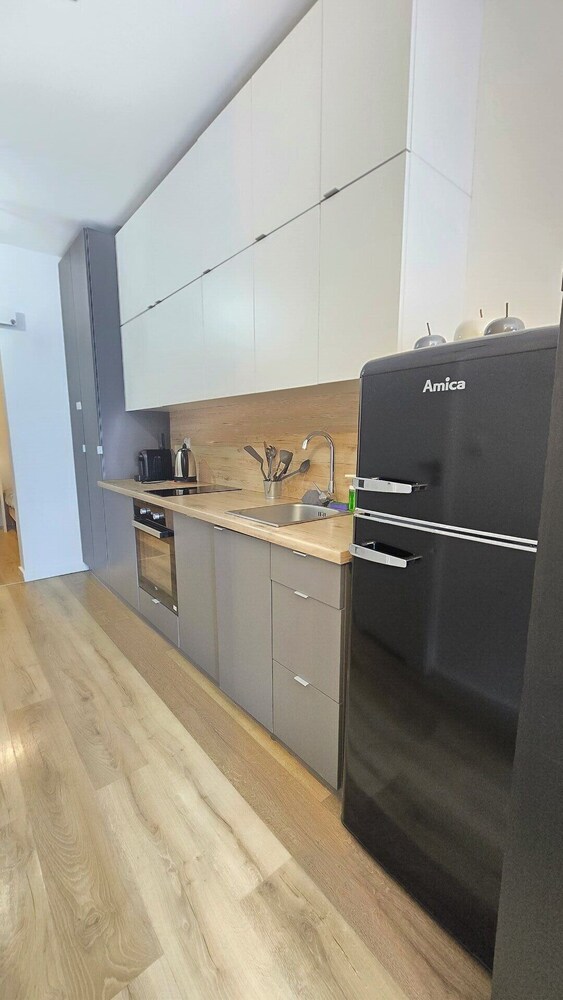 Adler Apartments