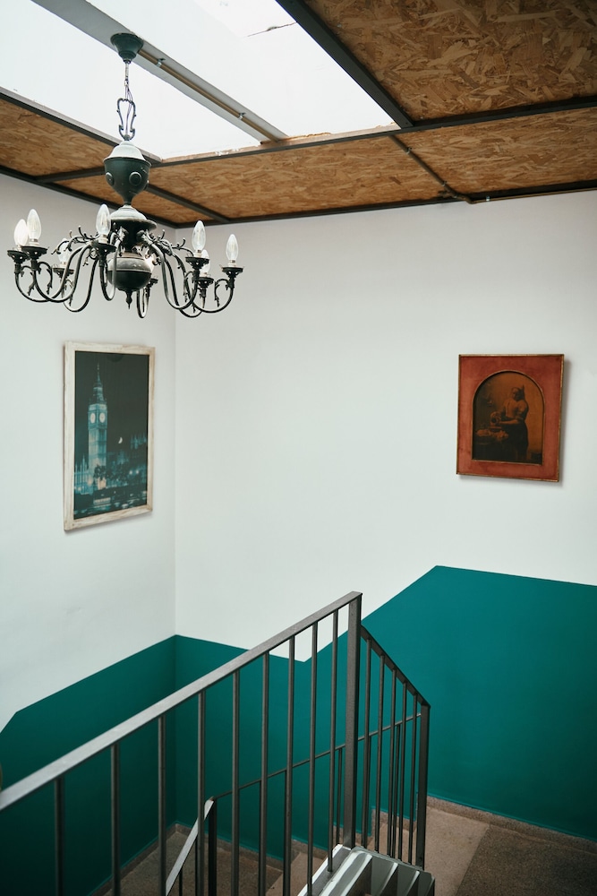 LOFT HOSTAL Group 56