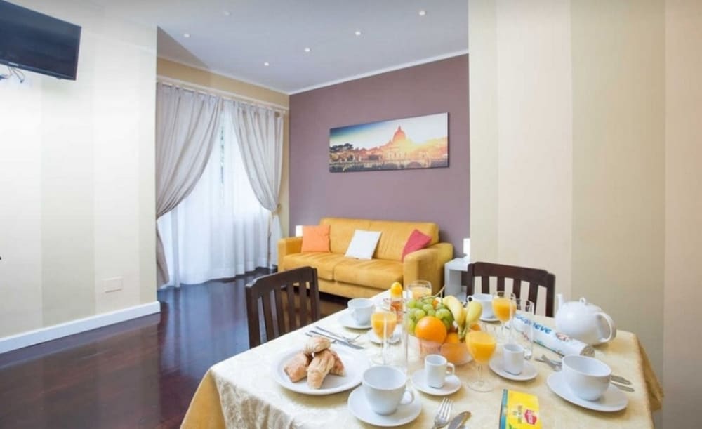 Longhi Holidays House