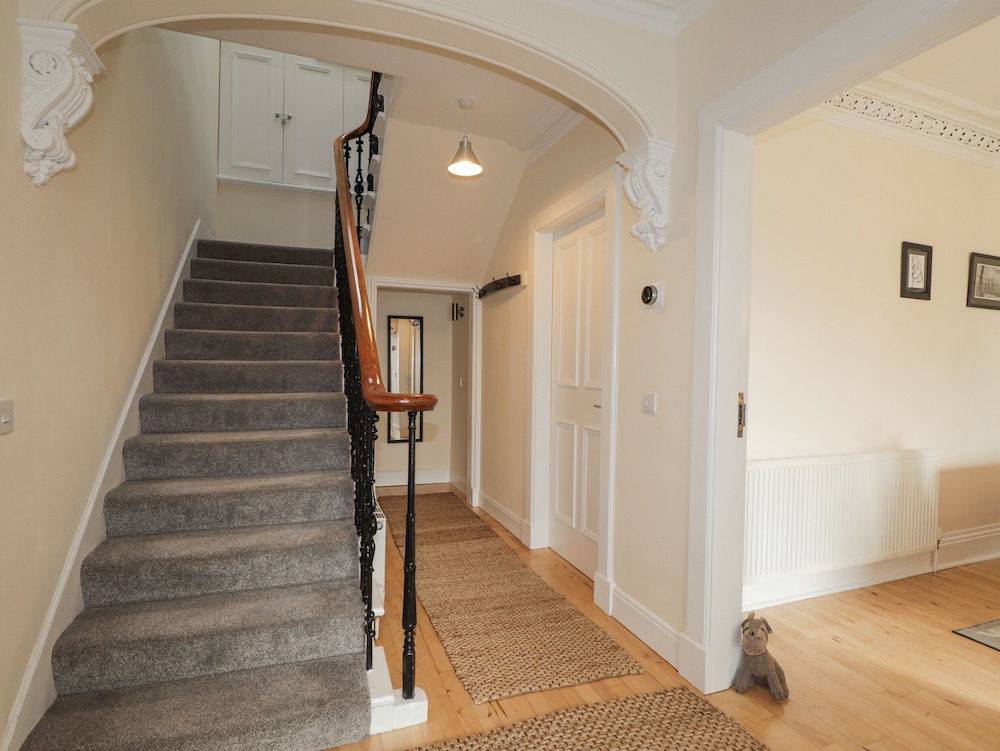 16 Fairfield Road