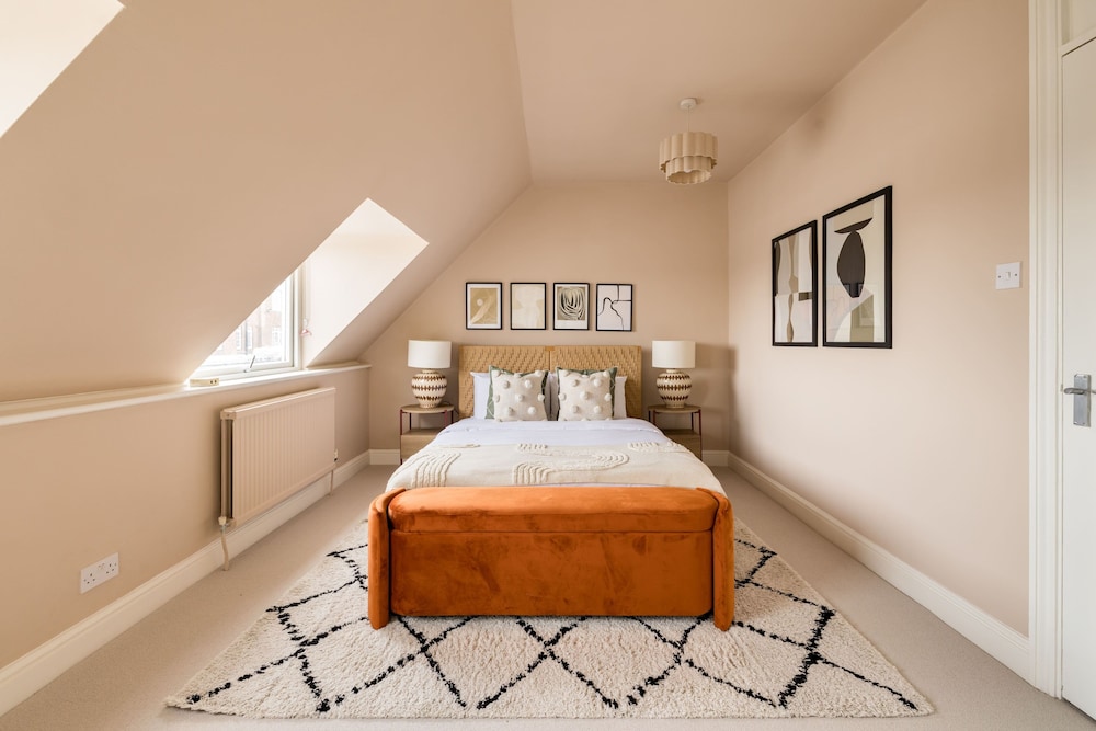 Stylish West Kensington Duplex