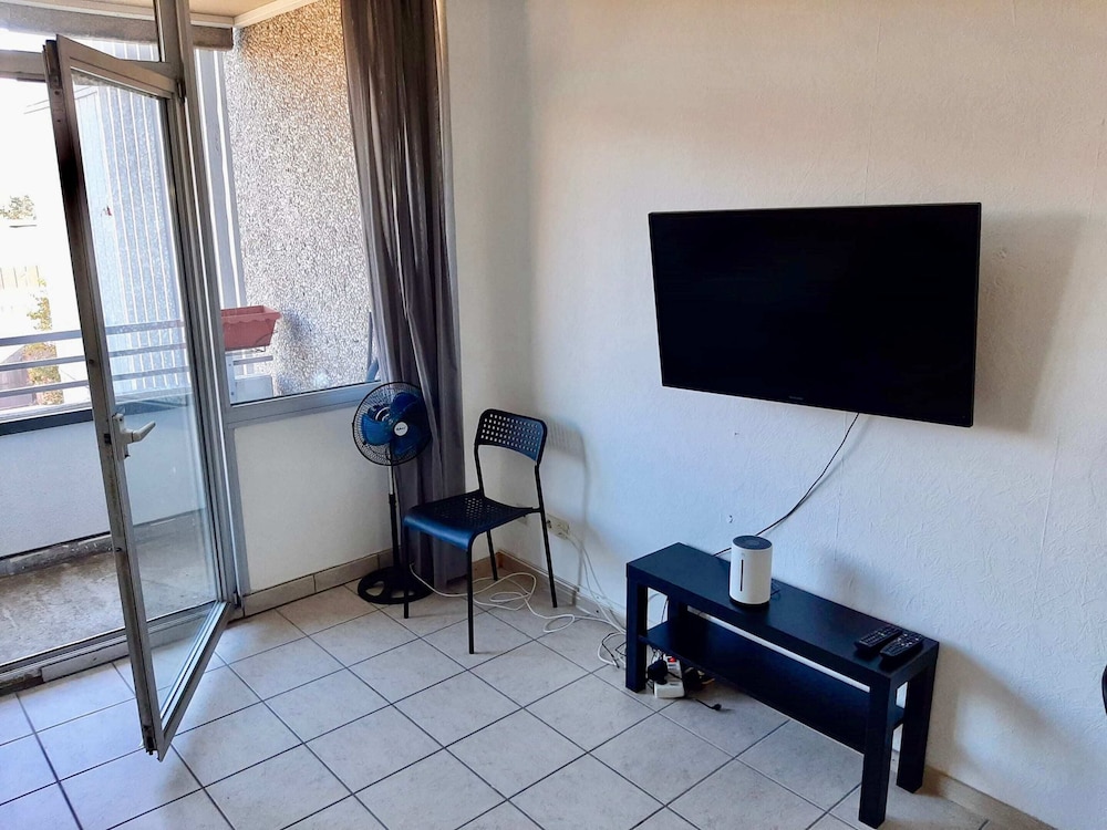 Apartment With Balcony, Neuss
