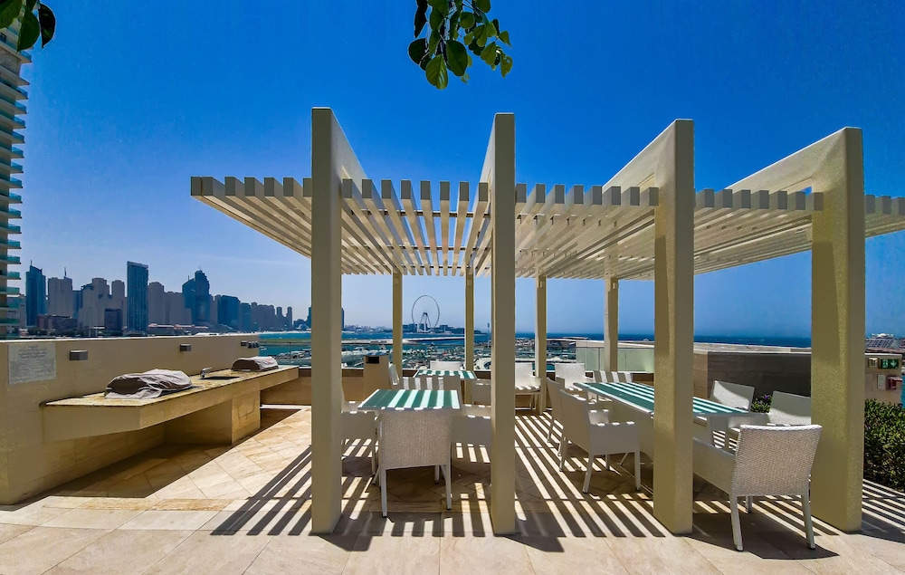 Stylish1BR at PalmJumeirah Private Beach