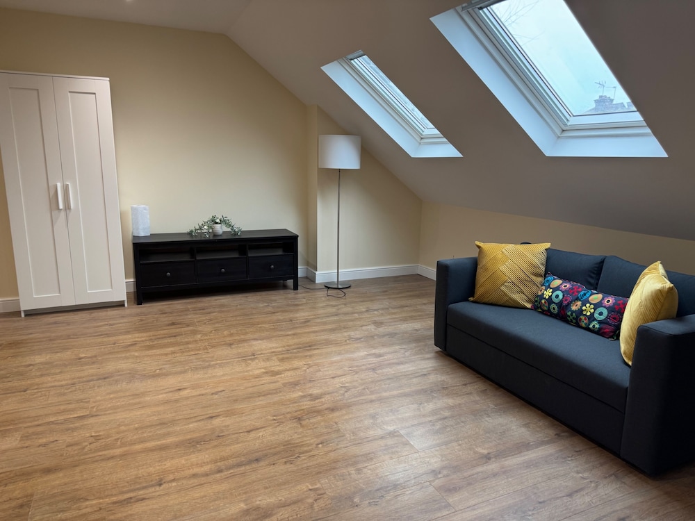 Close Central London 1 bed Apartment Sleeps 3