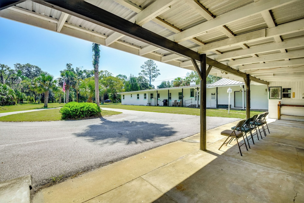 Private 3-acre Retreat w/ Game Room in Bunnell!
