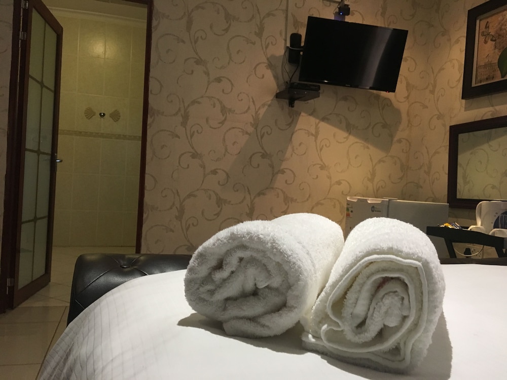 Blomsbed Inn view 4