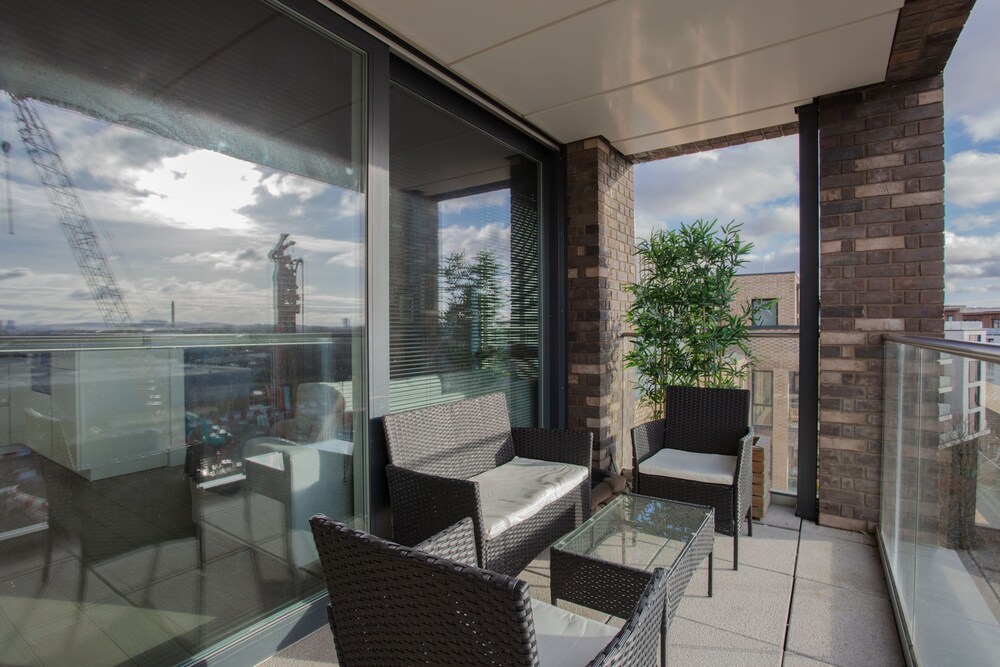 Contemporary 1 Bedroom Apartment in South London