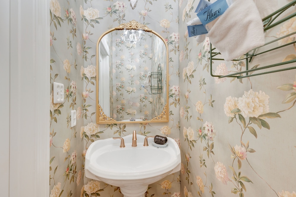 Fairhope Cottage: 2 Mi to Town & Pier! view 2