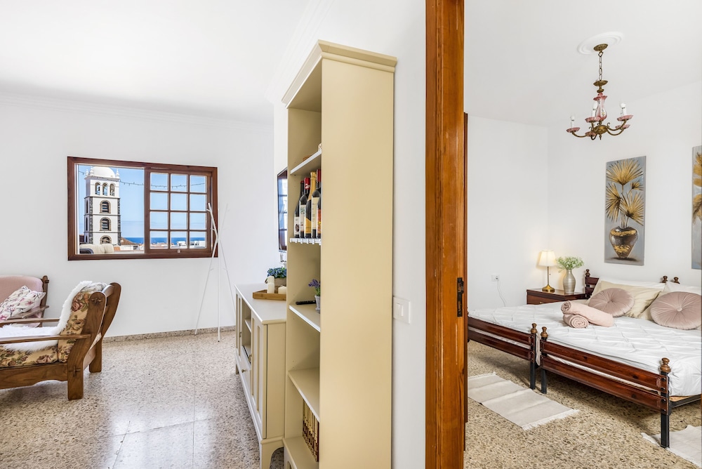 Central Penthouse w big Terrace Ocean City View