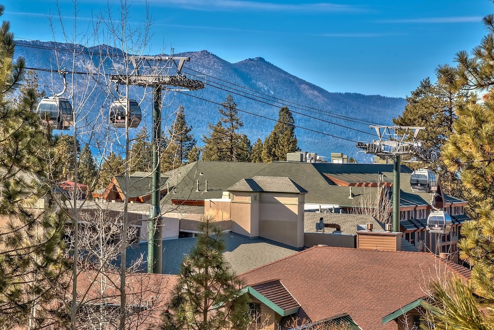 Lake Tahoe Vacations - Gondola Vista 18 - 4 Br Townhouse - Property Image 8