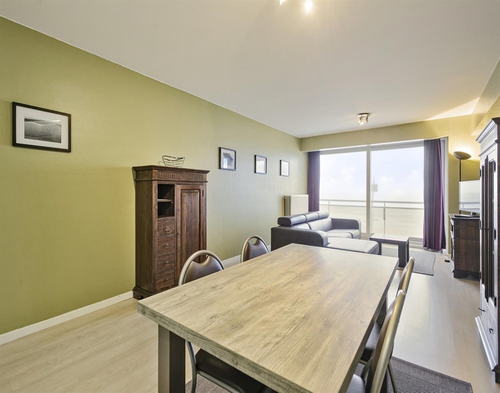 Flat in Blankenberge Near Belgium Pier
